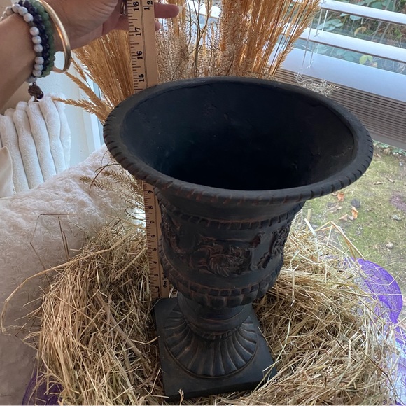 Gorgeous Quality Large Vintage Planter Live/Silk Topiary,Plants Or Dried Floral - Picture 8 of 14